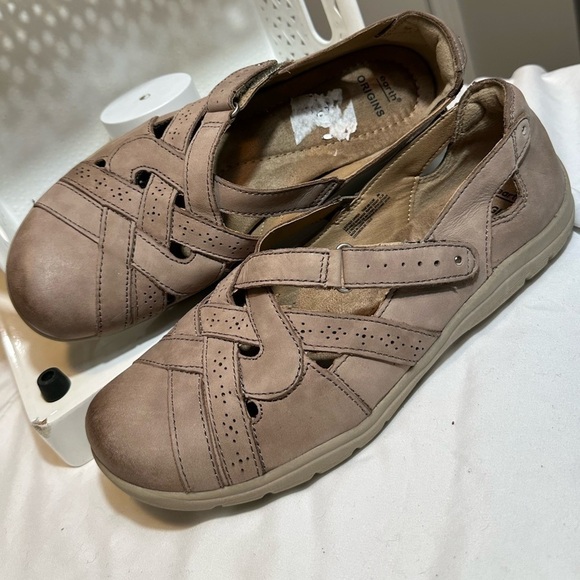 New Earth Origins taupe slip on shoes 9 Velcro strap loafer sandal brown tan W 9 - Picture 3 of 16